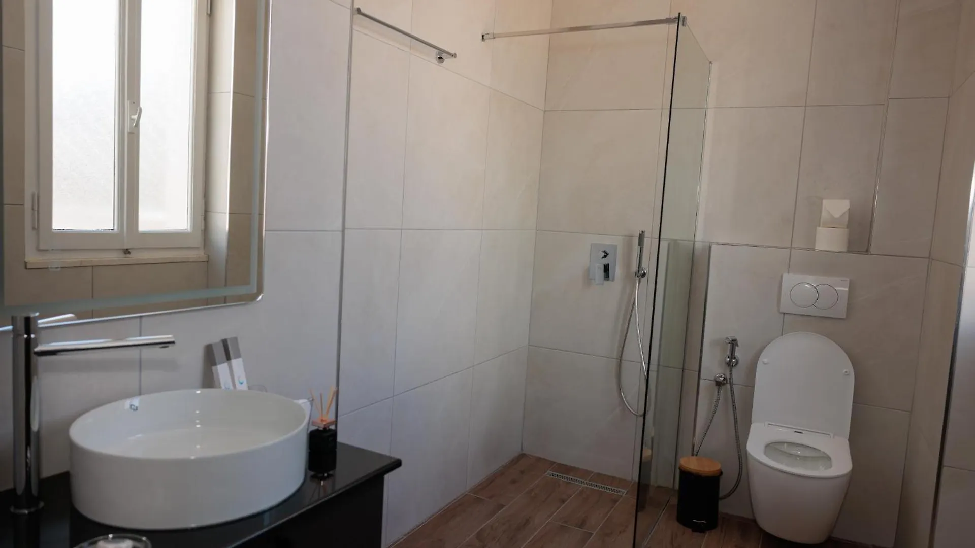 Hotel Bel Ami Tirana 0*,  Albania